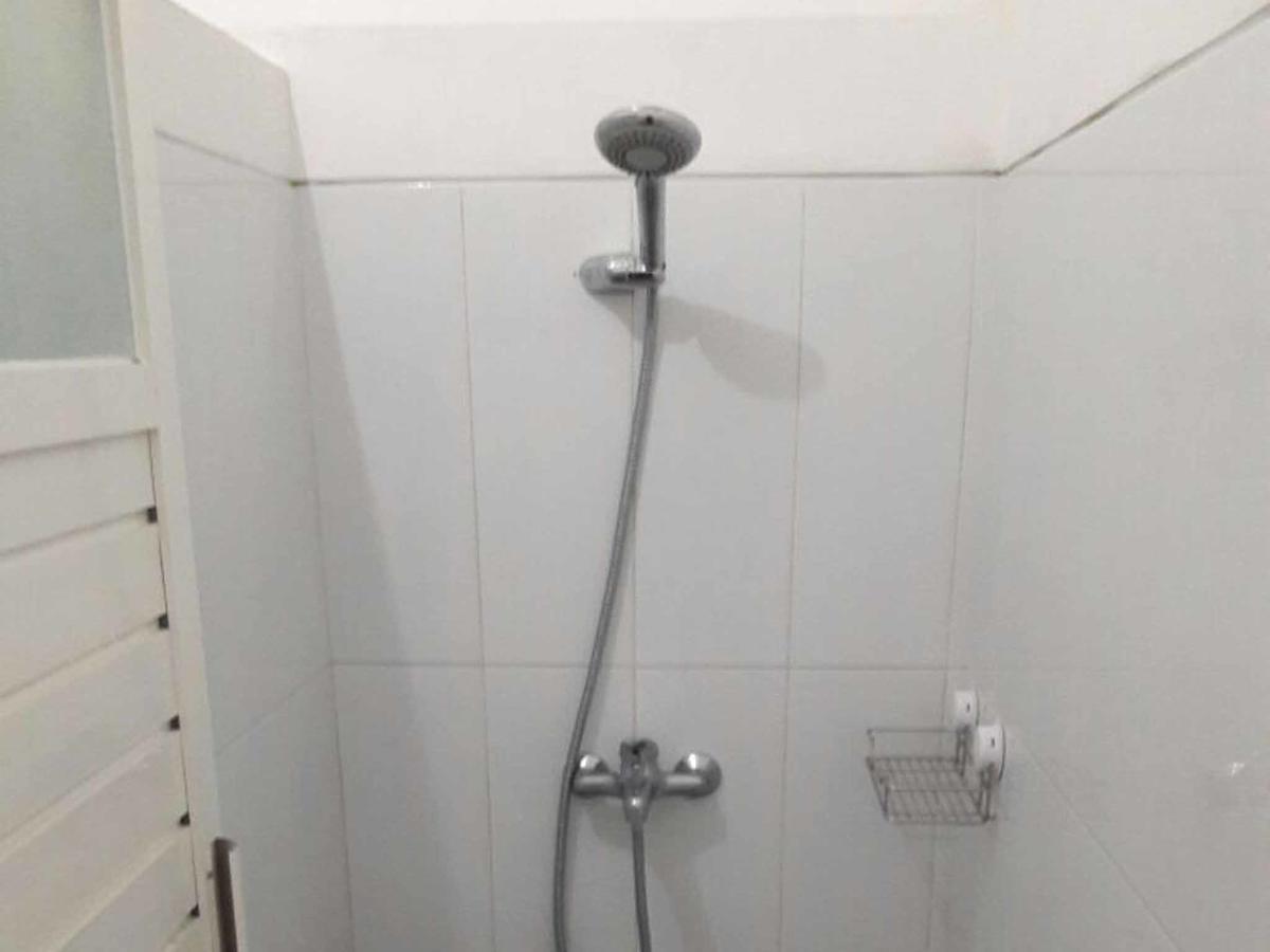 Huize Jon Hostel Маланг Экстерьер фото